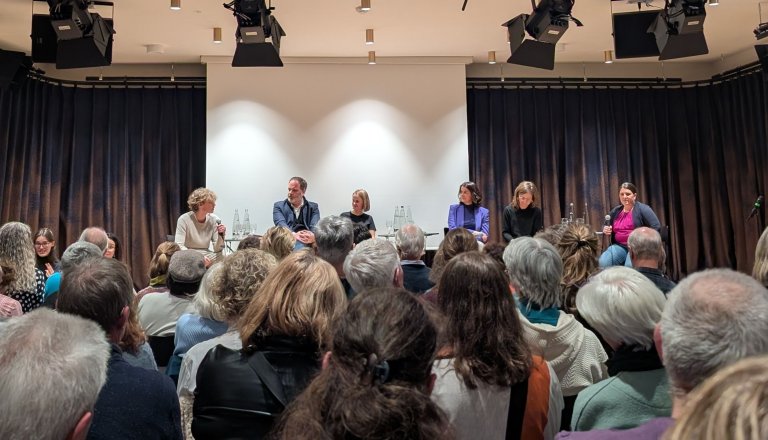 Freising_atmet_auf_oben