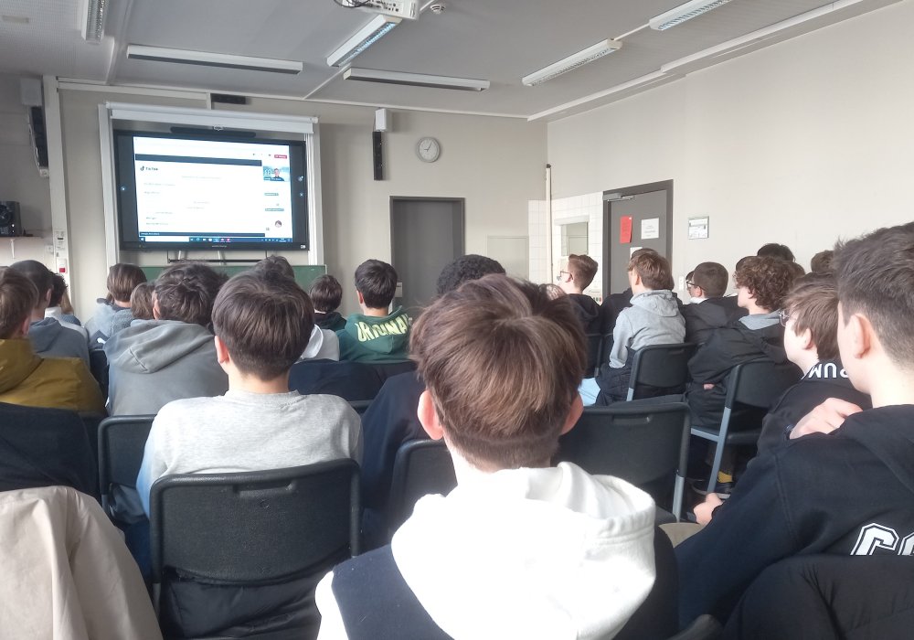 saferinternetday2024oben-63bb583c